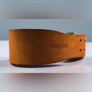 Medallion Weightlifting Belt Leather 27-31 MB4 Back Powerlifting Strength GUC